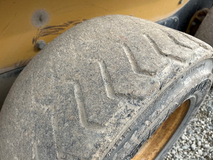 caterpillar-252b-image-41