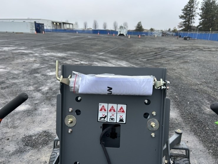 2023-spartan-srt-xde-zero-turn-mower-image-30