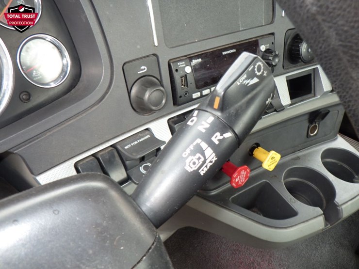 2022-kenworth-t680-image-17