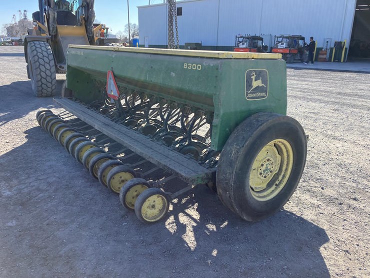 john-deere-8300-image-5