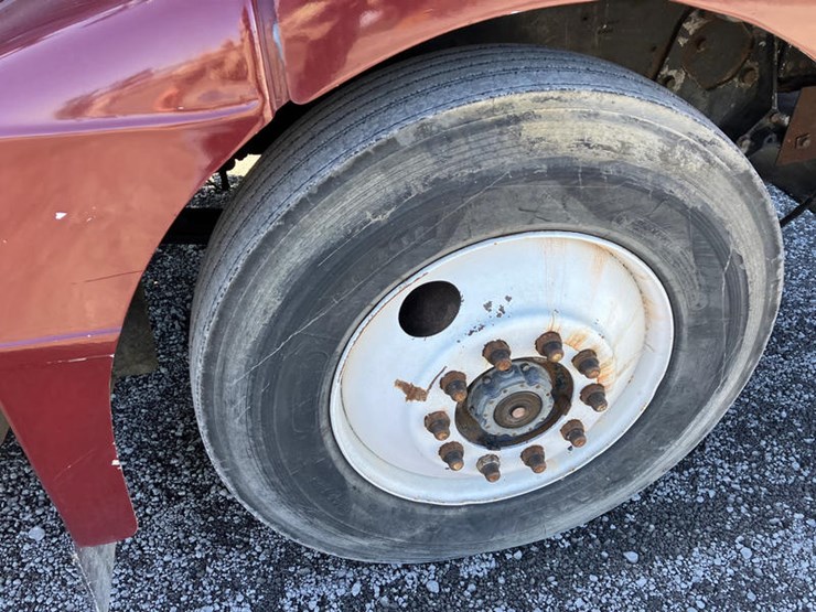 1990-peterbilt-377-image-5