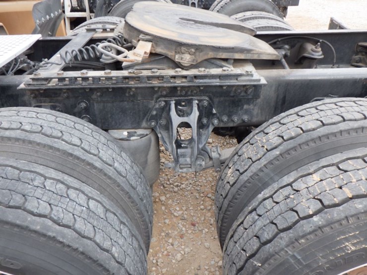 2022-kenworth-t680-image-15