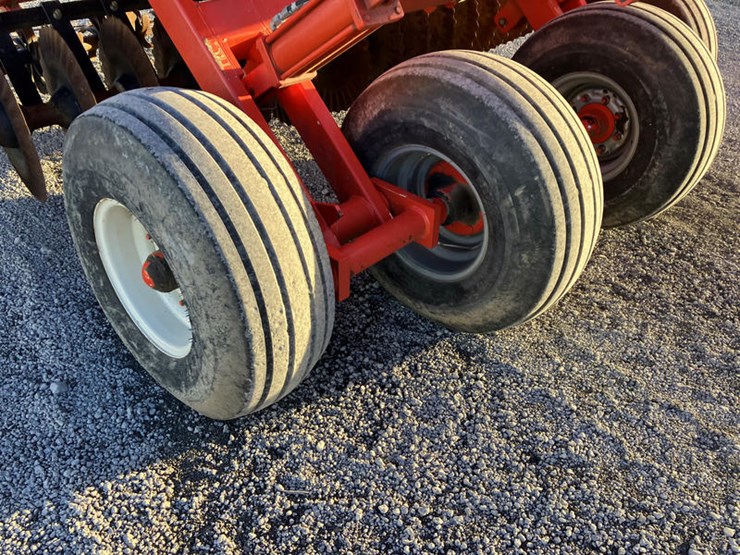 2013-kuhn-krause-8000-25-image-8