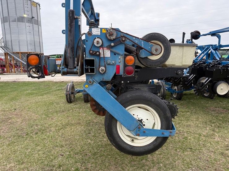 kinze-2600-image-9