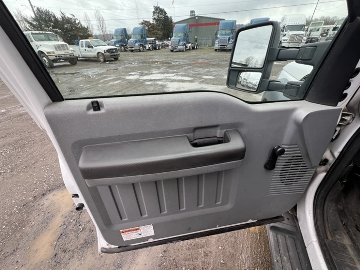 2012-ford-f550-image-27