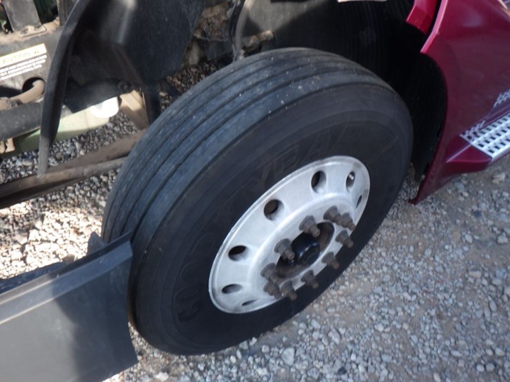 2021-volvo-vnl-300-image-19