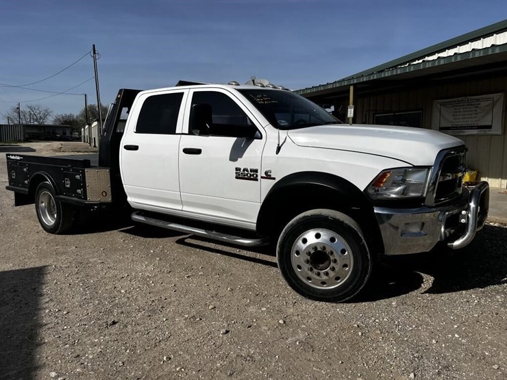 2014-dodge-ram-5500-image-1