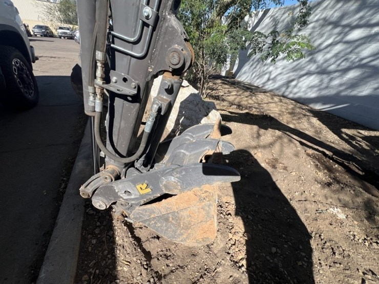 2022-volvo-ecr25d-image-9