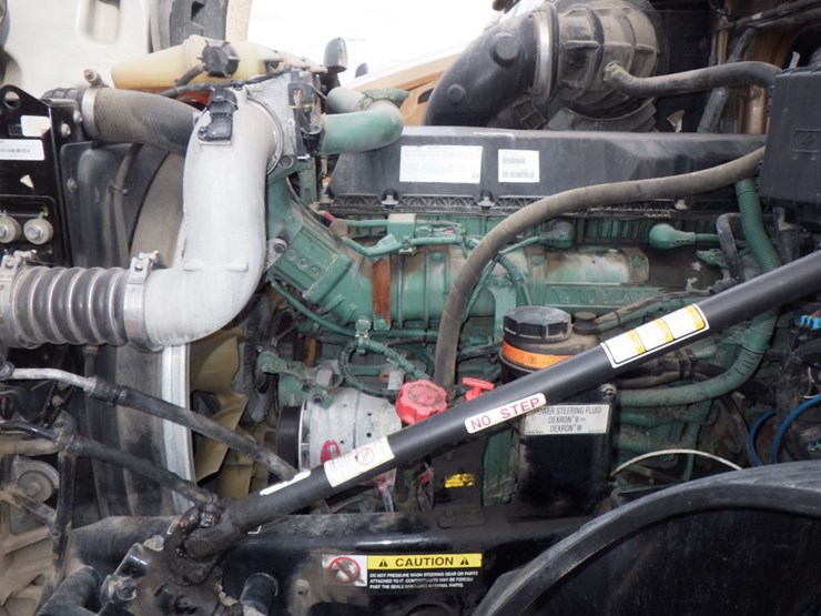 2022-volvo-vnl-760-image-22