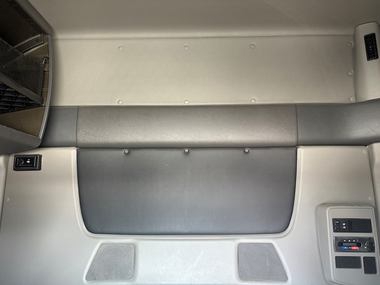 2017-international-lt-image-40