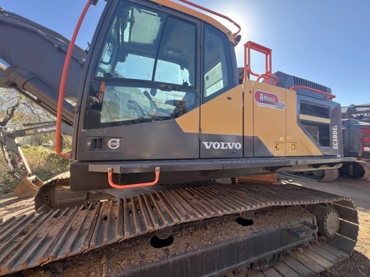 2019-volvo-ec380el-image-2