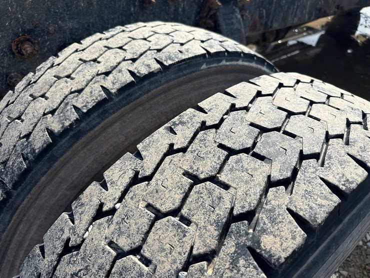 2015-peterbilt-337-image-58