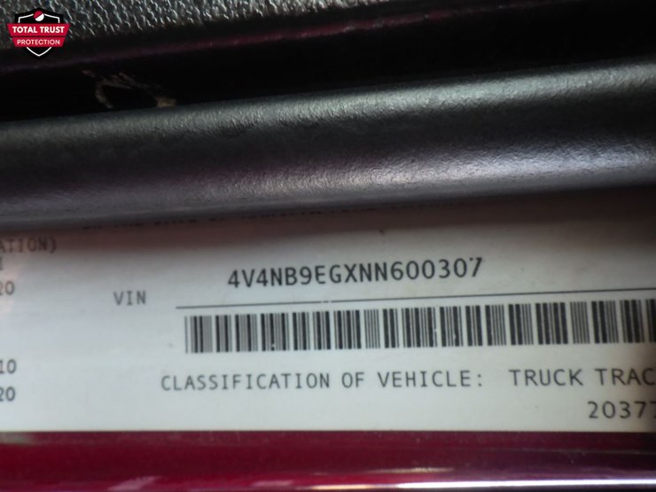 2022-volvo-vnl-300-image-21