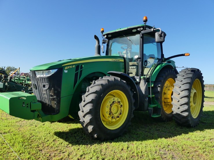 john-deere-8370r-image-2