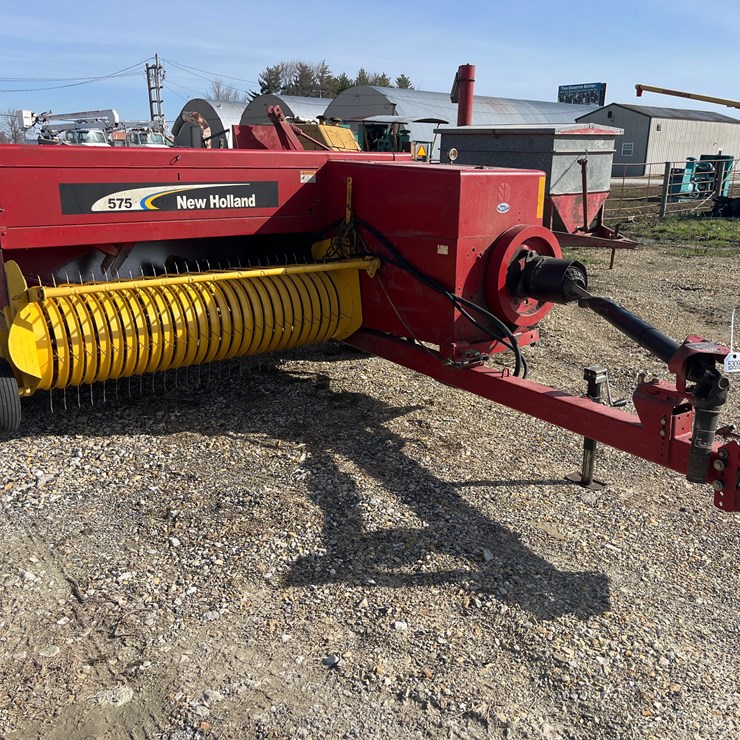 NEW HOLLAND 575