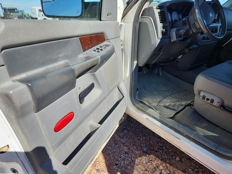 2009-dodge-ram-2500-image-11