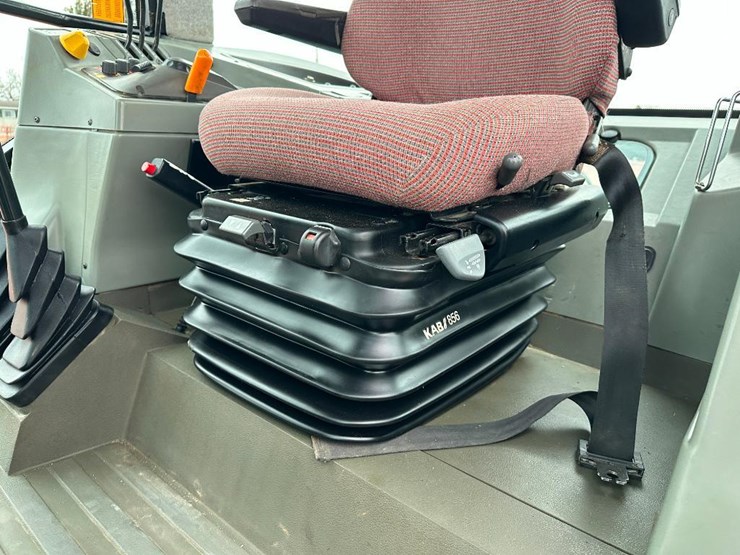 massey-ferguson-8160-image-49