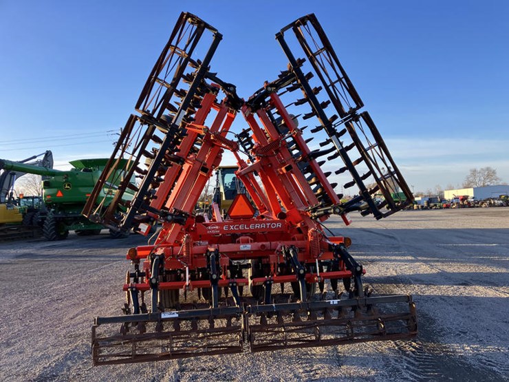 2013-kuhn-krause-8000-25-image-14