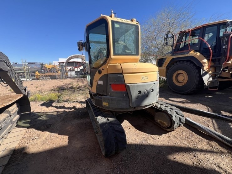 2013-volvo-ecr58-image-3