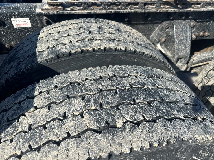 2017-kenworth-t680-image-79