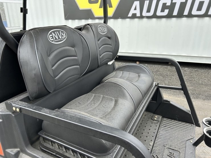 2024-envy-nv4-electric-utility-cart-image-26