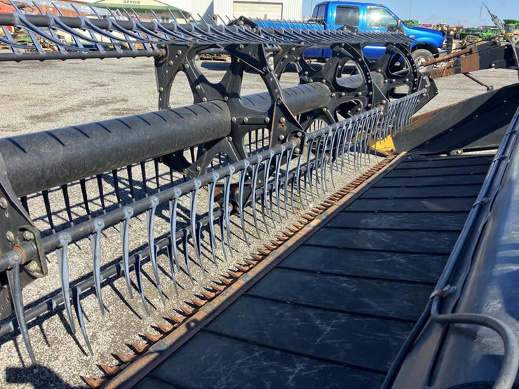 new-holland-84c-image-13