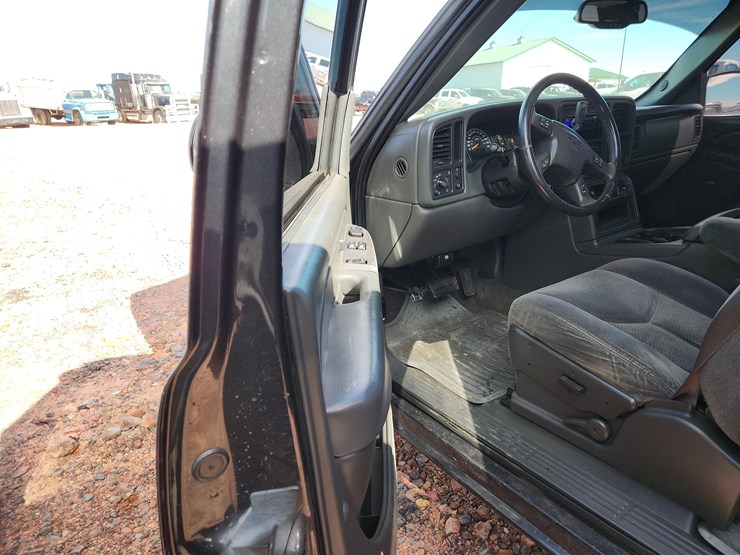 2005-chevrolet-silverado-1500-image-19