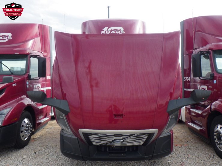 2024-volvo-vnl-300-image-22