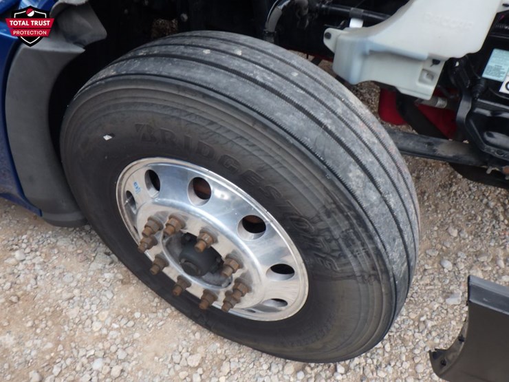 2022-peterbilt-579-image-27