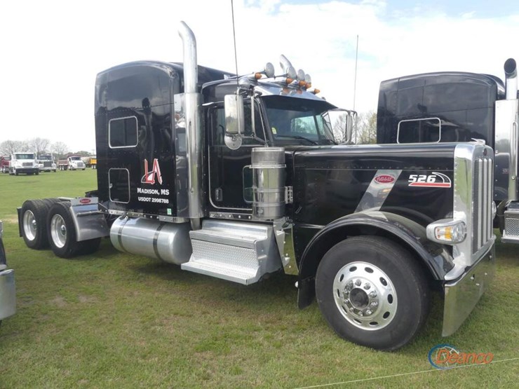 2022-peterbilt-389-image-1