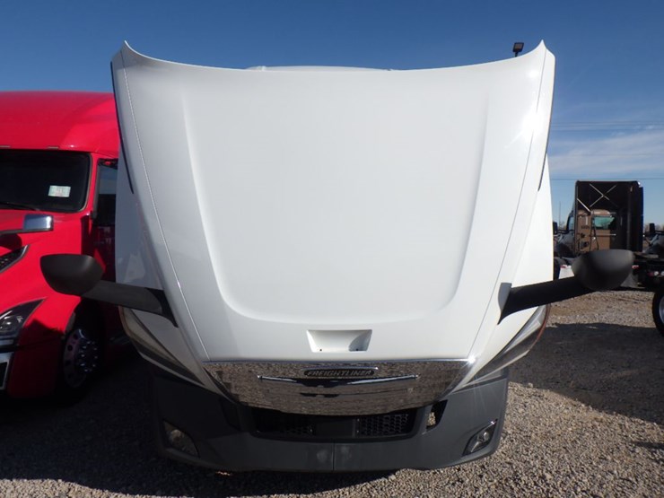 2021-freightliner-cascadia-126-image-25