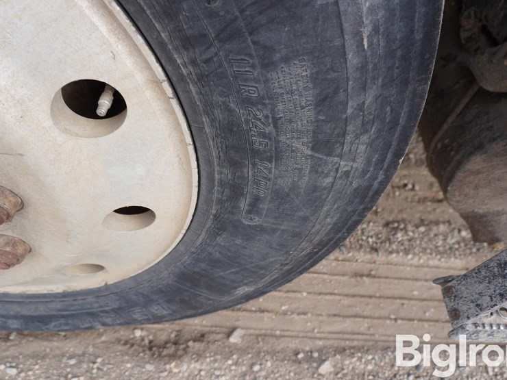 1988-peterbilt-362-image-15