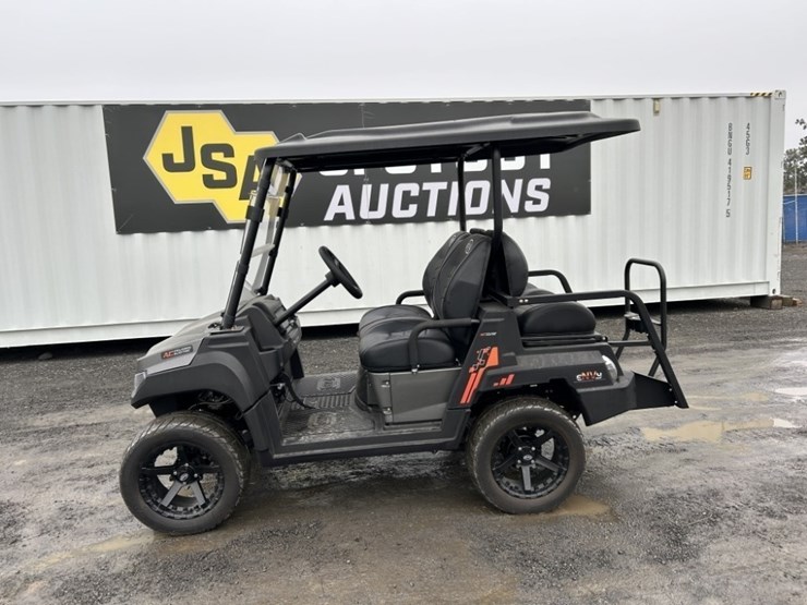 2024-envy-nv4-electric-utility-cart-image-2