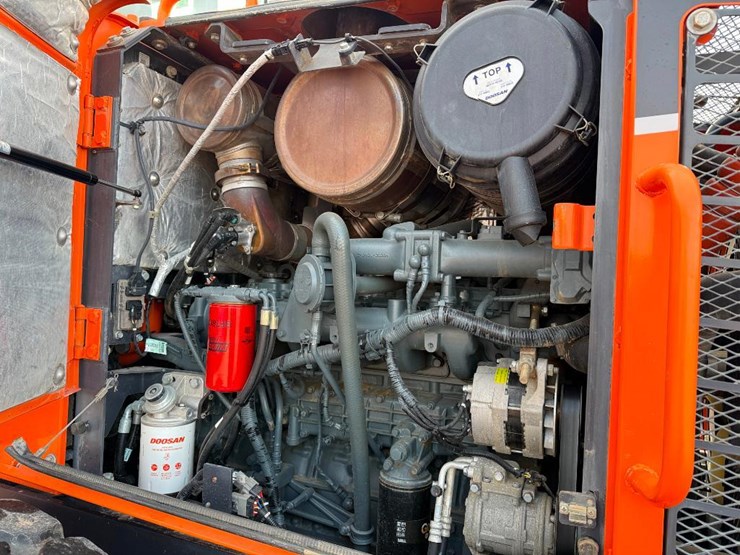 2017-doosan-dl220-5-image-44