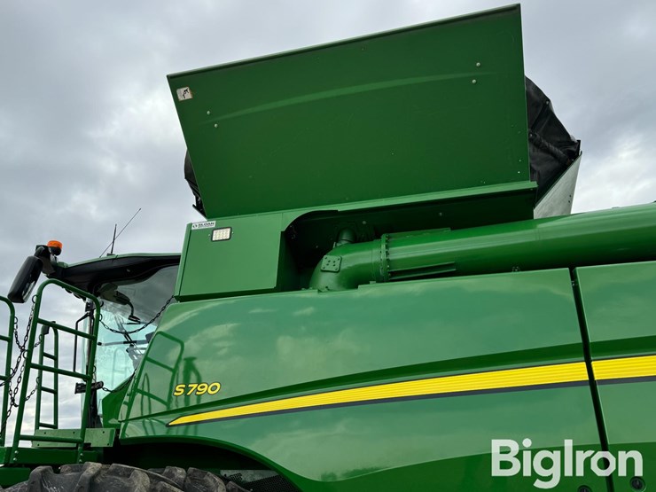 2020-john-deere-s790-image-14