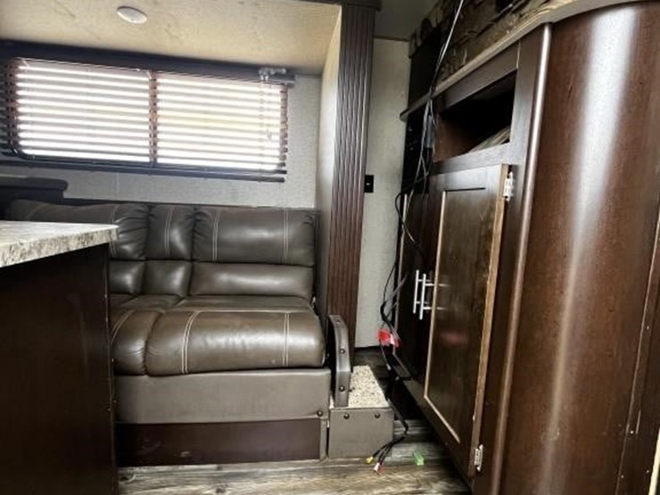 l2--2016-forest-river-travel-trailer-image-15