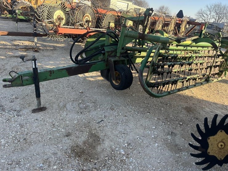 john-deere-700-image-2