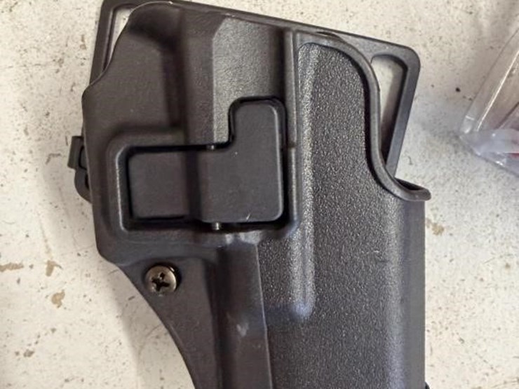 magnum-unknown-image-19