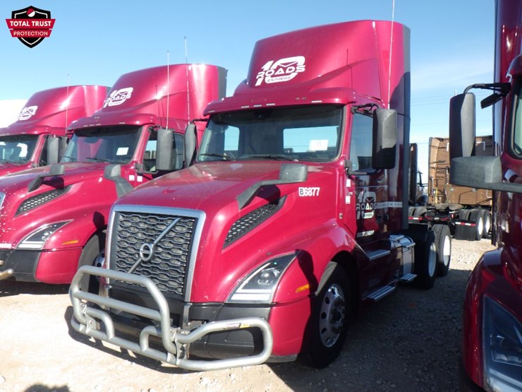 2022-volvo-vnl-300-image-1