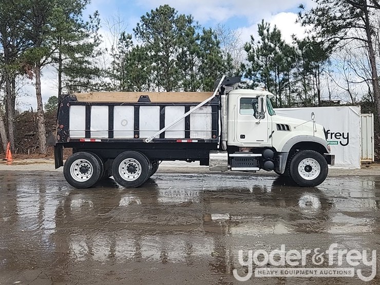 2011-mack-gu713-image-5