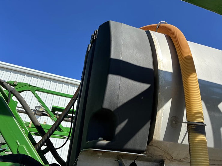 2018-john-deere-r4030-image-30