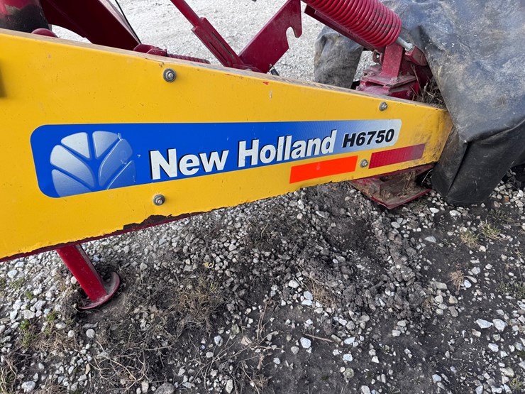 new-holland-h6750-image-2