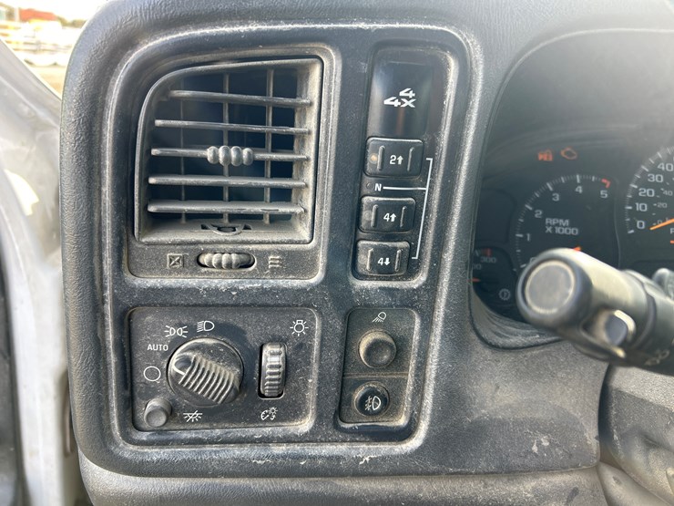 2006-chevrolet-2500-image-51