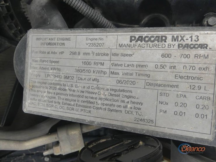 2021-peterbilt-389-image-10