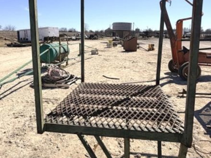 l3---pick-up-hunting-rack-image-1