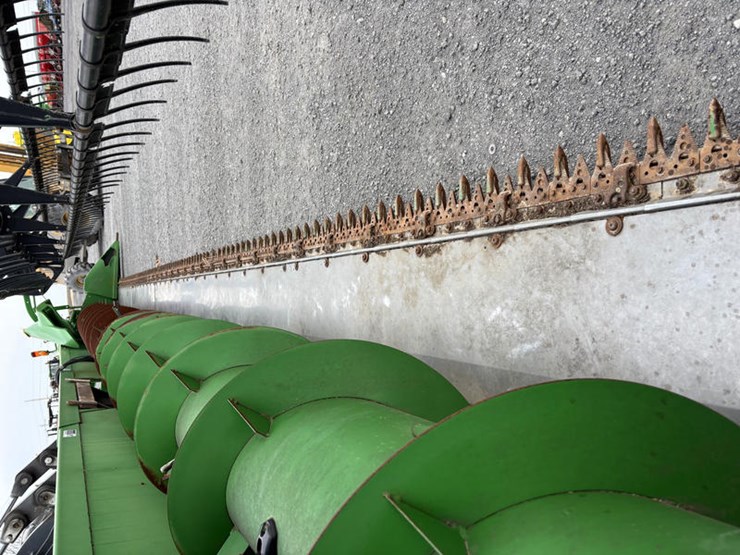 2010-john-deere-635f-image-14