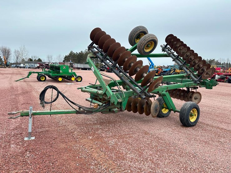 john-deere-235-image-5