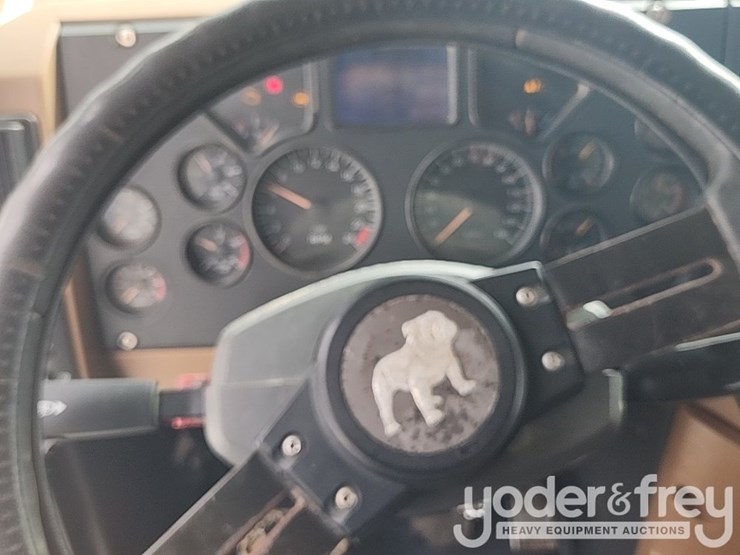 2011-mack-gu713-image-35