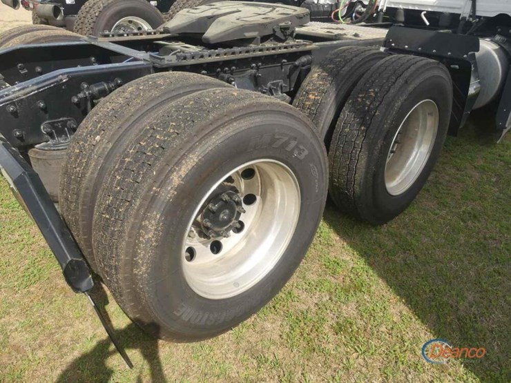 2026-freightliner-cascadia-116-image-7