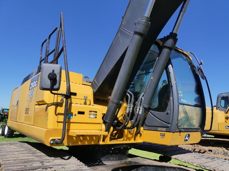 deere-210g-lc-image-9